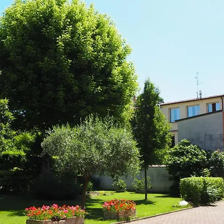 R&b Giardino 34 3* Forli